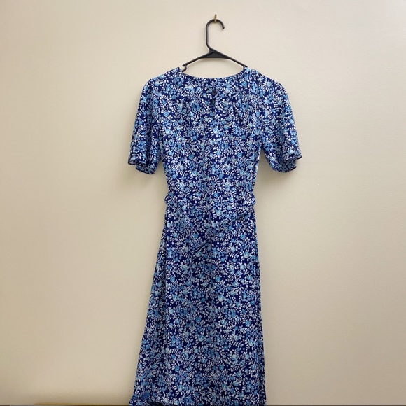 Dresses & Skirts - 3/$20💘Vintage blue floral dress sz S